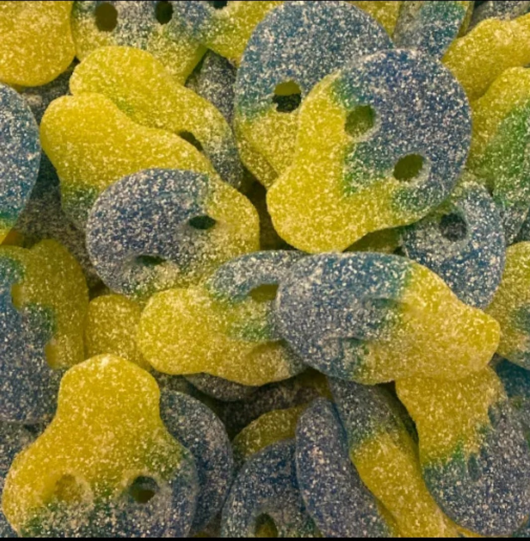 Skull sweets - 100g, comes in 7 flavours, minimum of 300g, and will all be put in the same bag